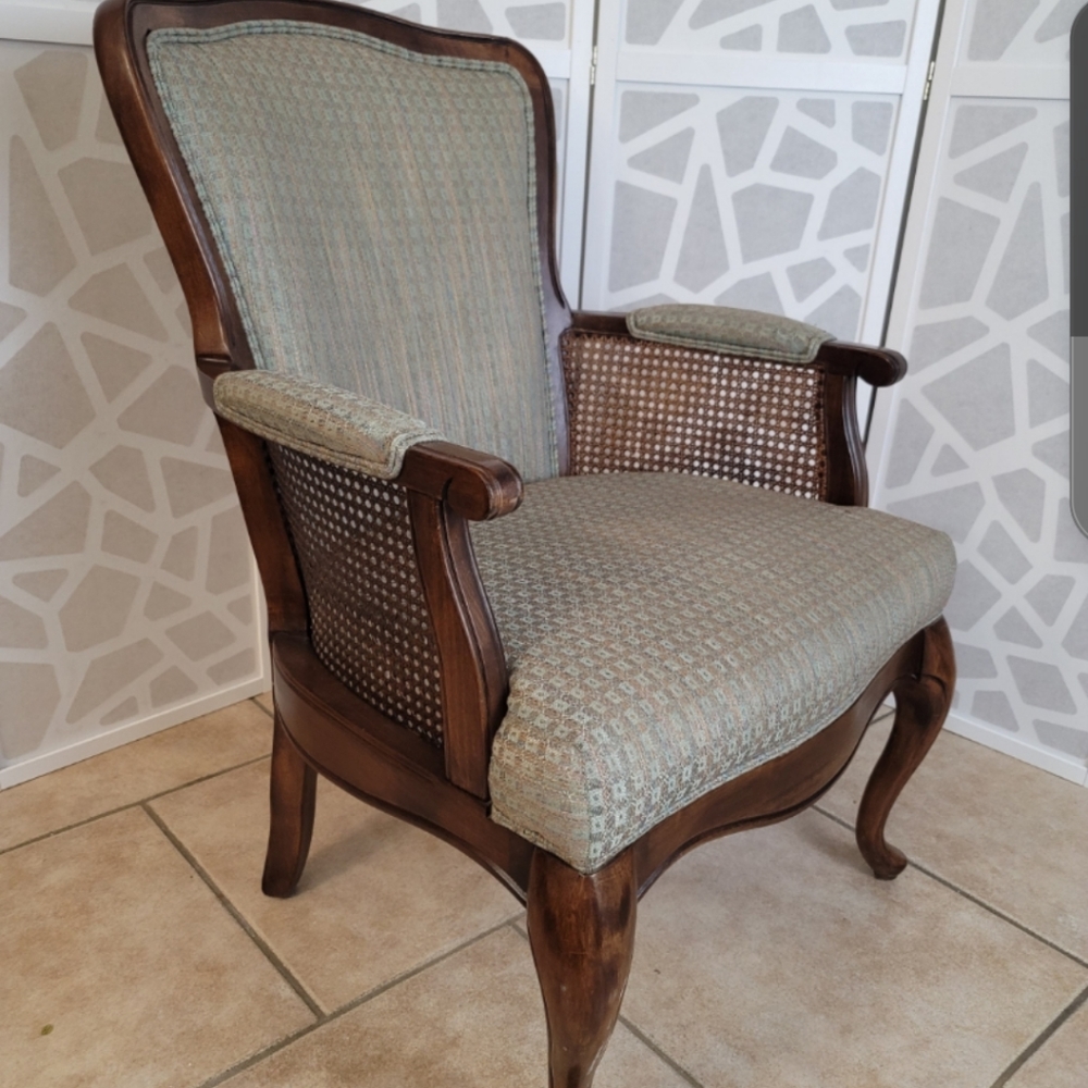 Wicker Sided Accent Chair, Queen Ann High Back with Woven Natural Rattan Sides,